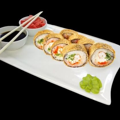 Жареный ролл с креветкой