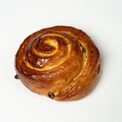 Булочка с изюмом