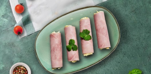 Рулетики из ветчины и сыра