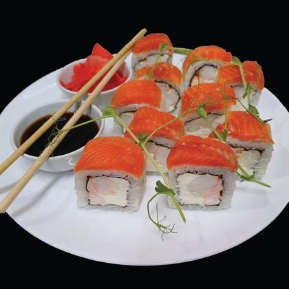 Ролл «Филадельфия» с лососем и креветкой