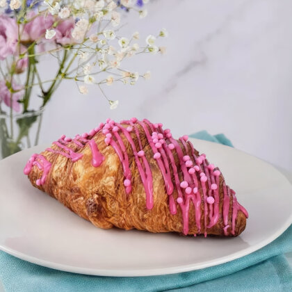 Круассан с КЛУБНИКой