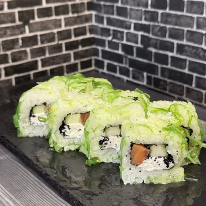 Ролл чука с лососем