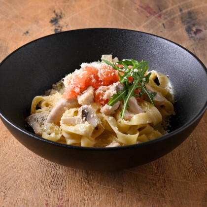 Паста с курицей и грибами