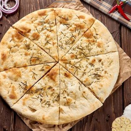 Фокачча с сыром прованскими травами и розмарином