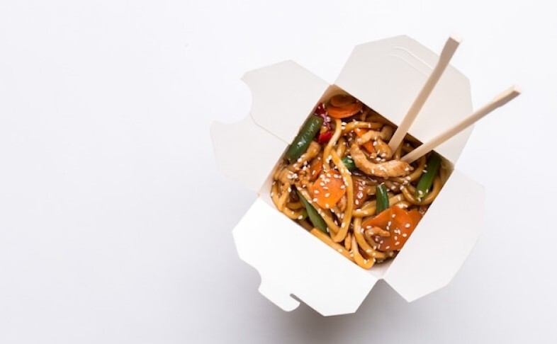 Лапша фунчоза с курицей
соус сливочный