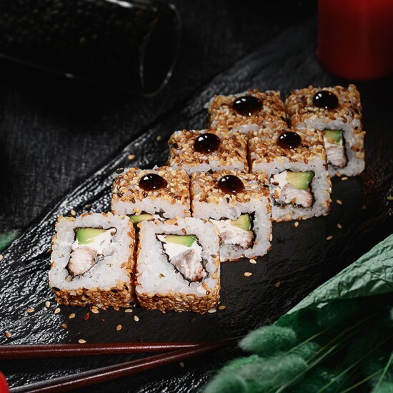 Ролл Канада с угрем