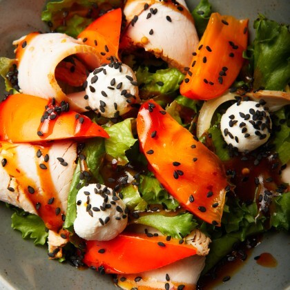 Салат из индейки с хурмой и сырными шариками