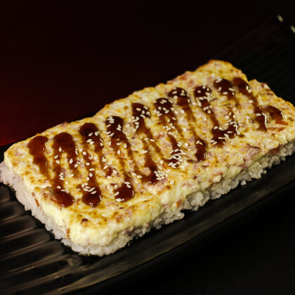 Суши пицца с беконом