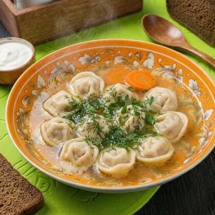 Пельмени куриные с бульоном