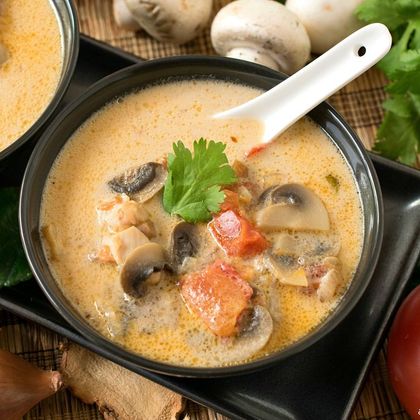Тайский суп Том Кха с курицей