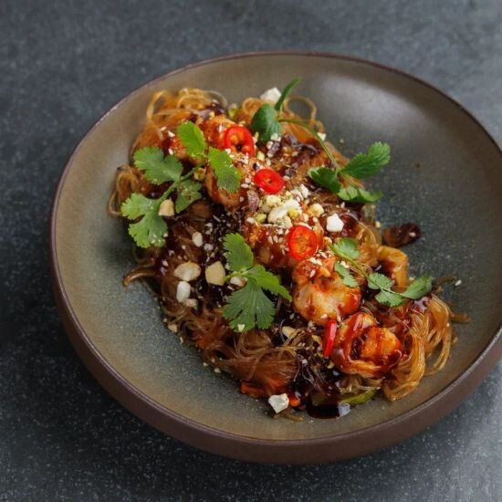 Фунчоза с овощами и креветками