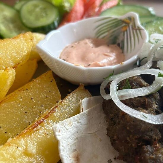 Котлета по-домашнему с картофельным пюре