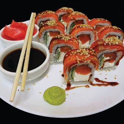 Ролл «Филадельфия» с двойным лососем