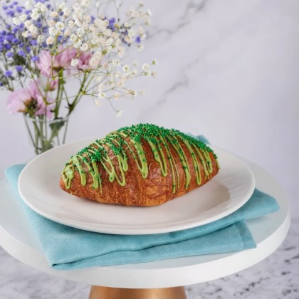 Круассан с фисташкой