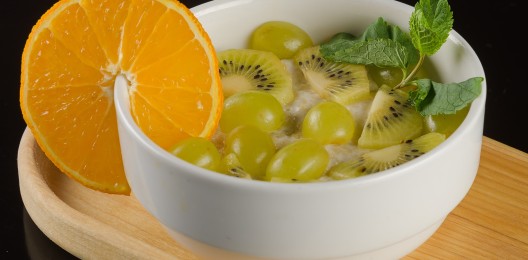 Овсяная каша с фруктами