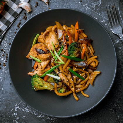 Вок с курицей/Wok with chicken