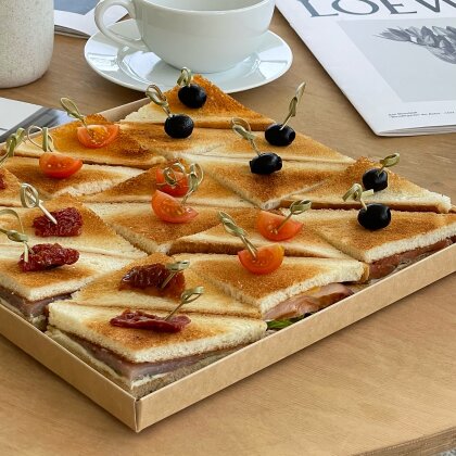 Ассорти мини-сэндвичей