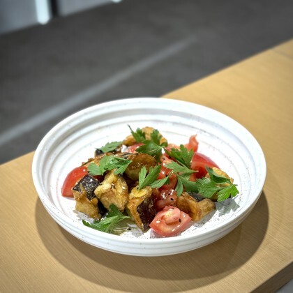 Салат с хрустящими баклажанами