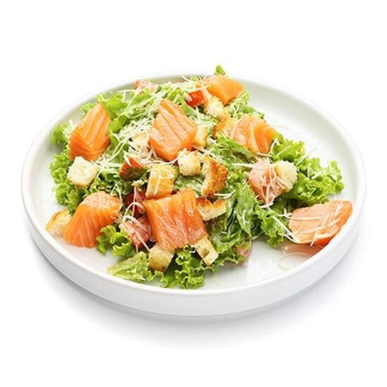 Салат цезарь с лососем