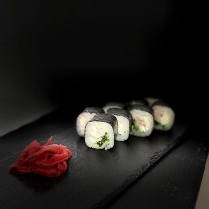 Ролл «Хияши вакаме»