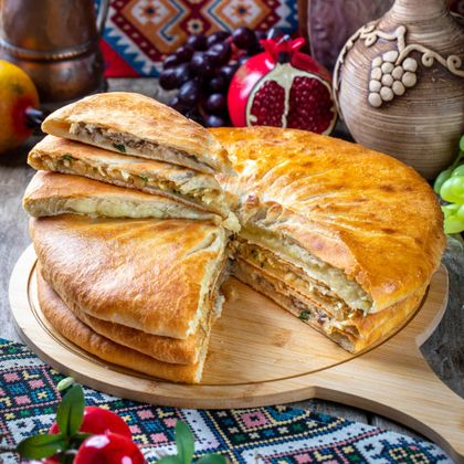 Пирог осетинский с картофелем и сыром