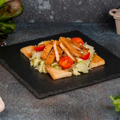 Салат «Цезарь» с куриными стрипсами