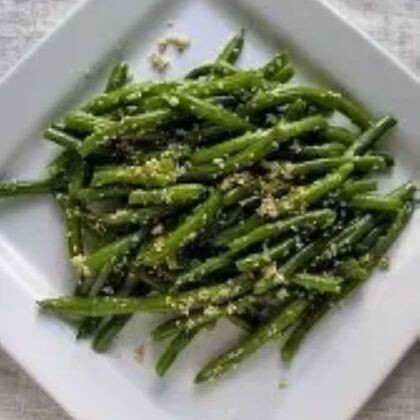 Фасоль стручковая с кунжутом