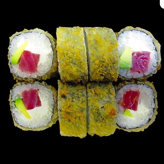 Жаренный ролл с тунцом