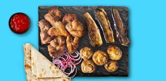 Шашлык из свиной шеи, грибы, баклажаны