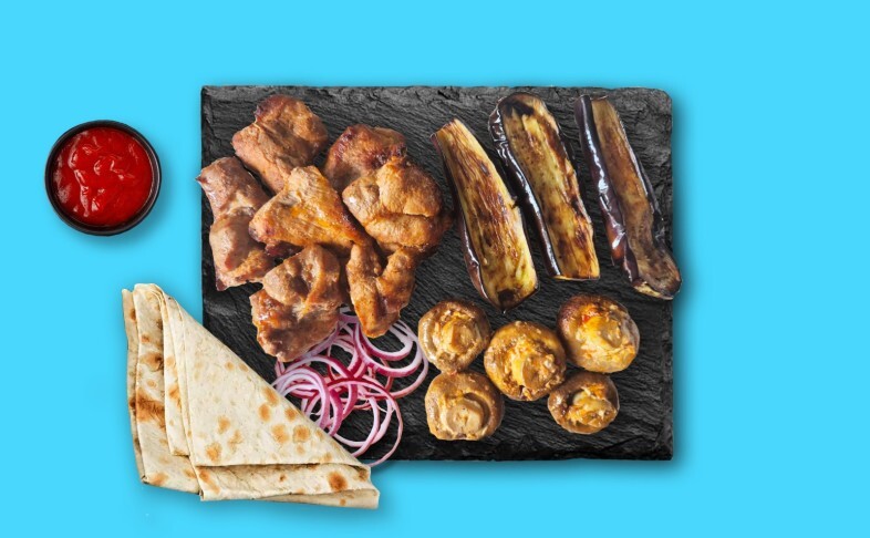 Шашлык из свиной шеи, грибы, баклажаны