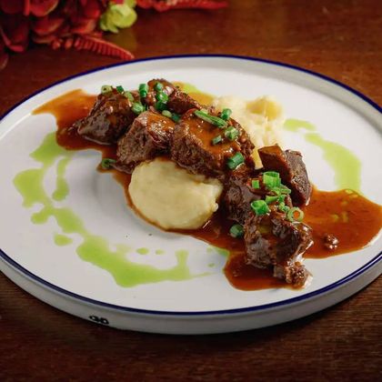 Говядина с картофельным пюре