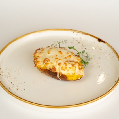 Картофель с сырной начинкой