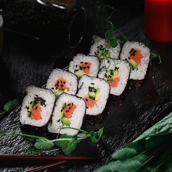 Маки с семгой