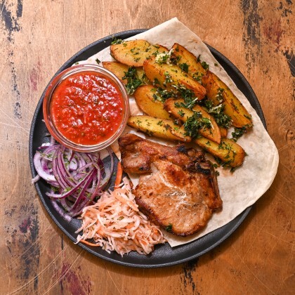 Свинина на кости с картофелем