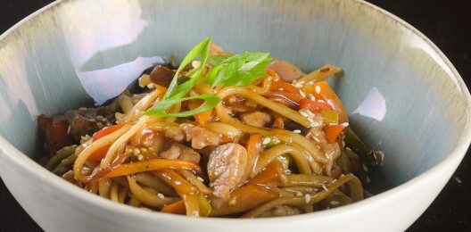 Удон со свининой