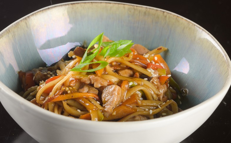 Удон со свининой
