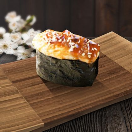 Запеченные суши со спайси соусом