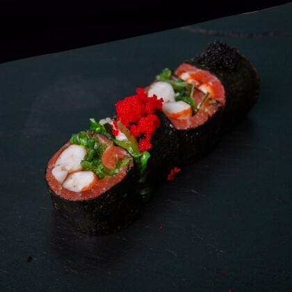 Кето ролл с лососем