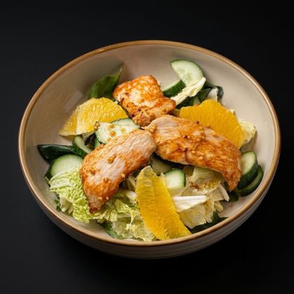 Салат с куриной грудкой и апельсином