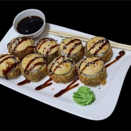 Запечённый жареный ролл с курицей