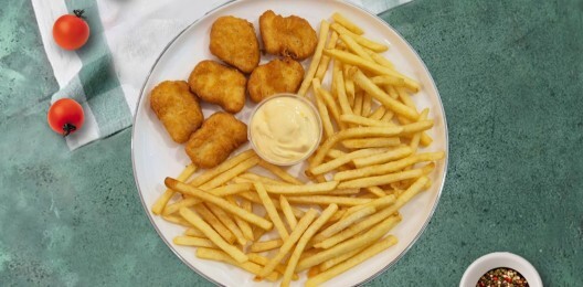 Наггетсы и картофель фри