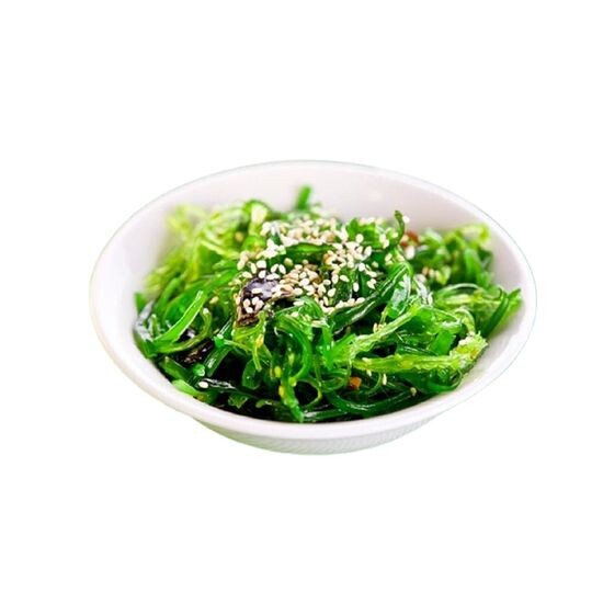 Салат чука с ореховым соусом