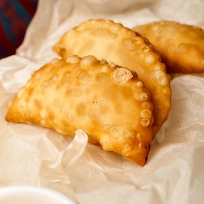 Мини-чебуреки с крабом