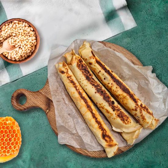 Блины с кедровым орехом и медом
