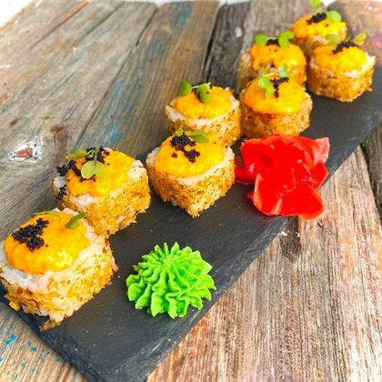 ролл запеченный с лососем