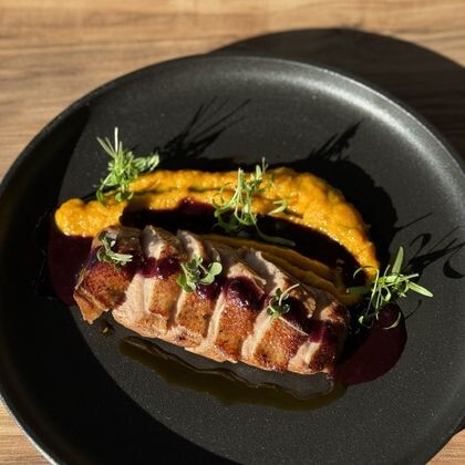 Утка с ежевичным соусом