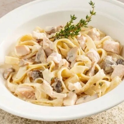 Паста с курицей и грибами