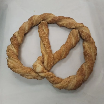 Крендель с корицей