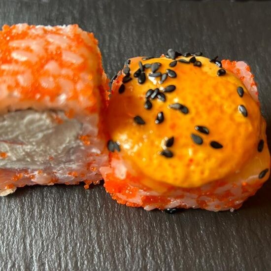 Калифорния, запеченная с манго соусом