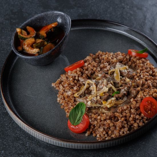 Бефстрогонов с гречневой кашей ПП